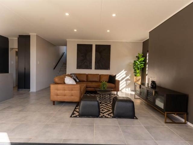 4 Bedroom House in Heuweloord