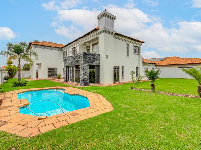 4 Bedroom House in Heuwelsig Estate