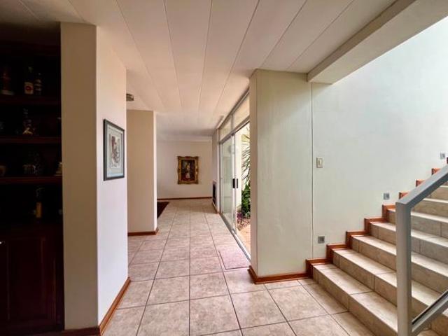 4 Bedroom House in Heuwelsig