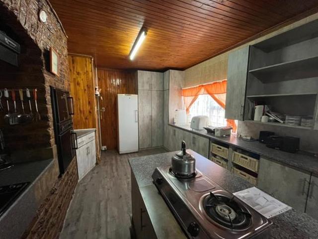 4 Bedroom House in Heuwelsig