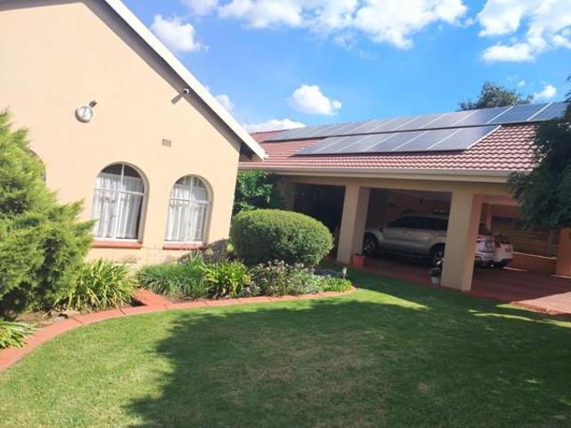 4 Bedroom House in Heidelberg Central