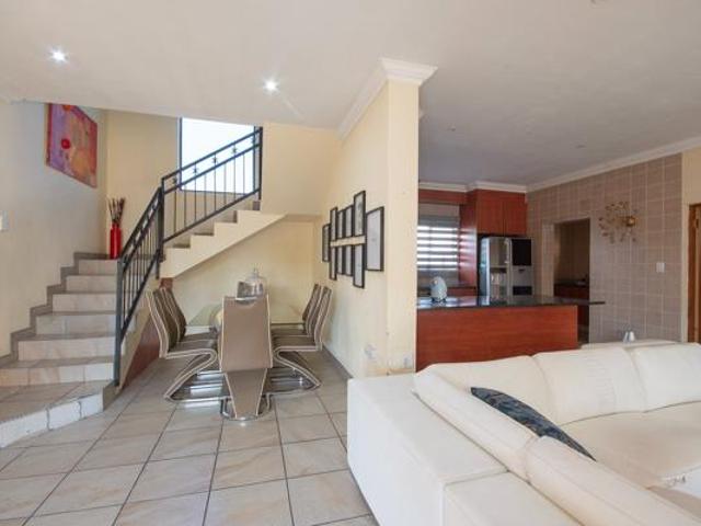 4 Bedroom House in Heidelberg Central