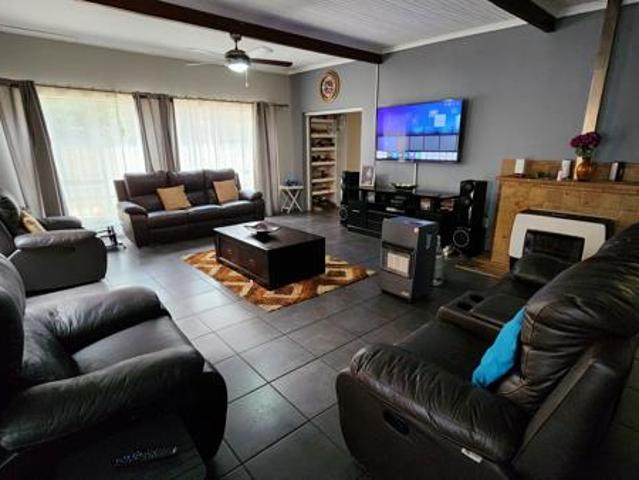 4 Bedroom House in Heidelberg Central