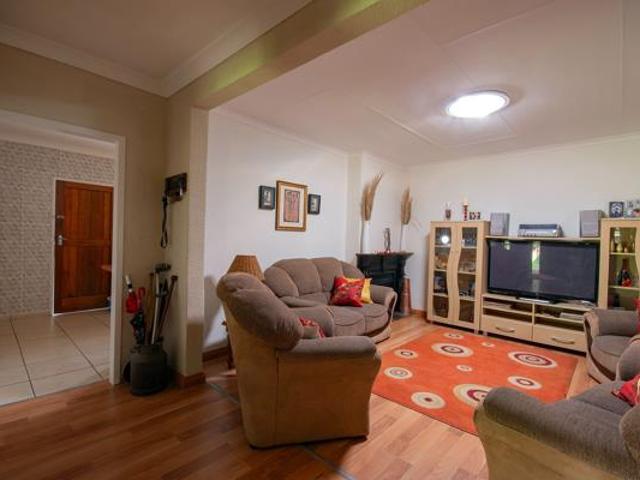 4 Bedroom House in Heidelberg Central