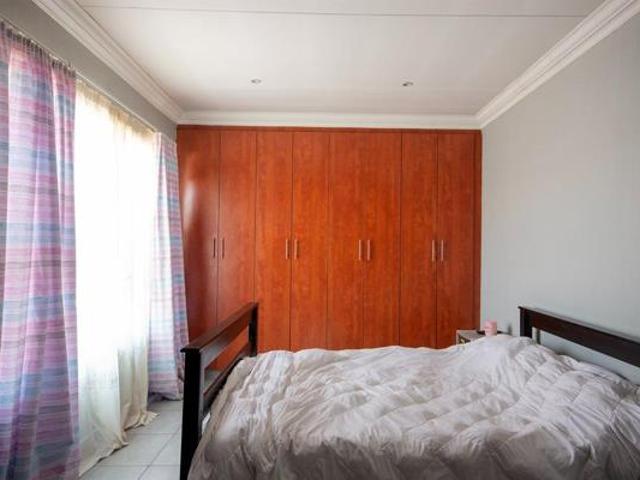 4 Bedroom House in Heidelberg Central