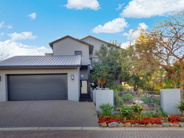 4 Bedroom House in Helderfontein Estate