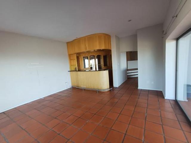 4 Bedroom House in Helderkruin