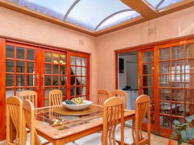 4 Bedroom House in Helderkruin
