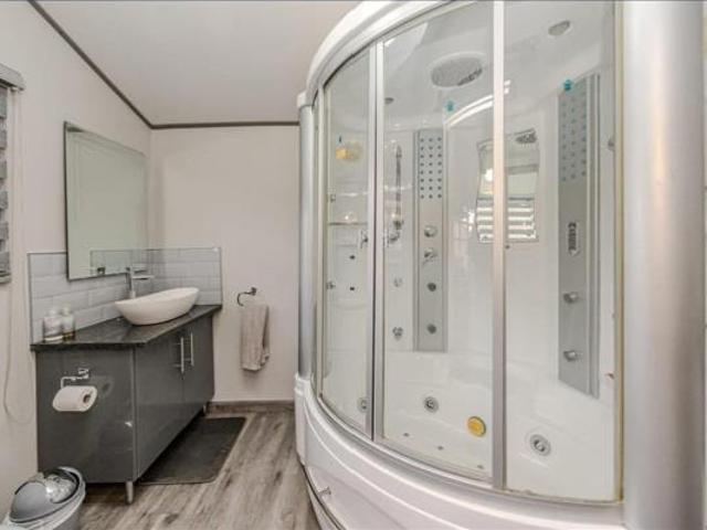 4 Bedroom House in Helderkruin