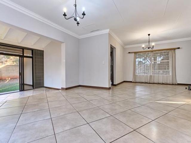 4 Bedroom House in Helderkruin