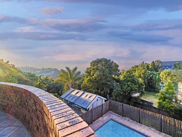 4 Bedroom House in Helderkruin View