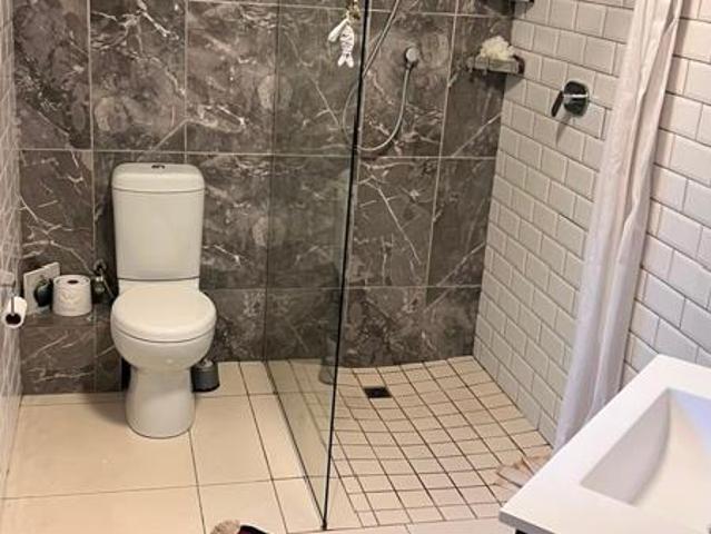 4 Bedroom House in Helderrant