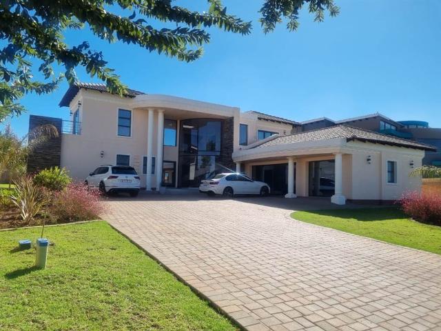 4 Bedroom House in Helderwyk