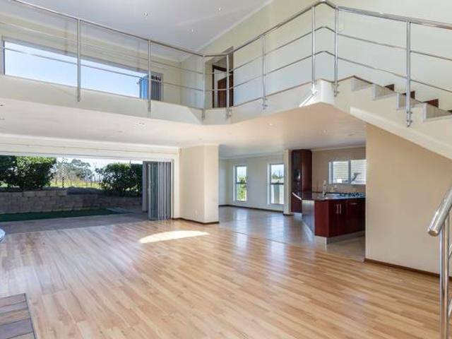 4 Bedroom House in Heldervue