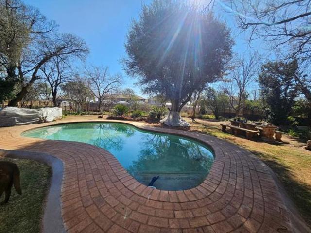 4 Bedroom House in Henley on Klip