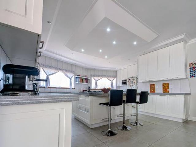 4 Bedroom House in Henley on Klip