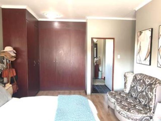 4 Bedroom House in Hennopspark