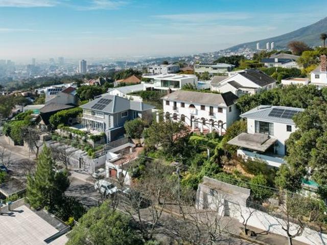 4 Bedroom House in Higgovale