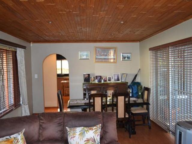 4 Bedroom House in Highbury