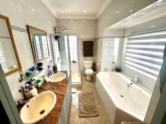 4 Bedroom House in Highveld