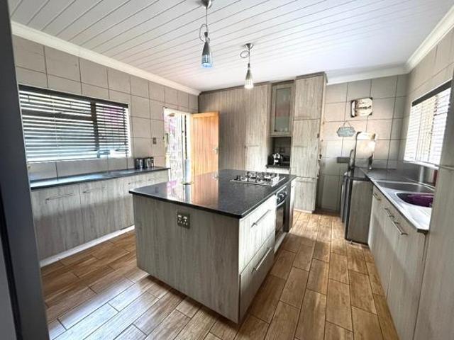 4 Bedroom House in Highveld Park