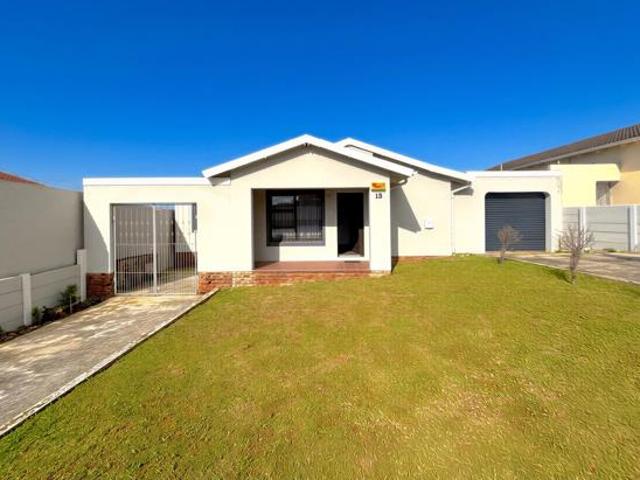 4 Bedroom House in Hillside