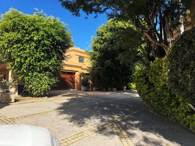 4 Bedroom House in Hyde Park