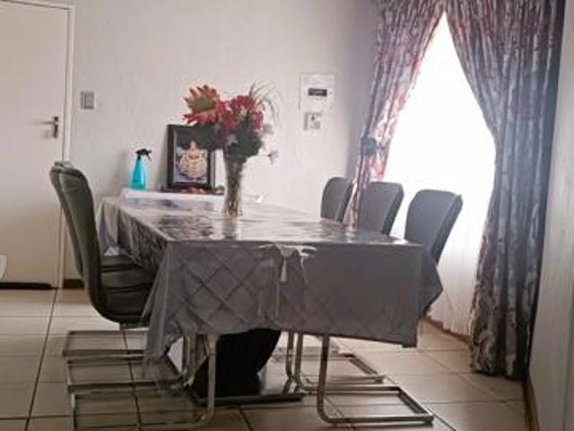 4 Bedroom House in Ivy Park