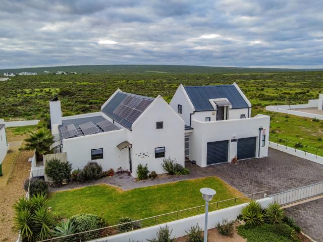 4 Bedroom House in Jacobs Bay