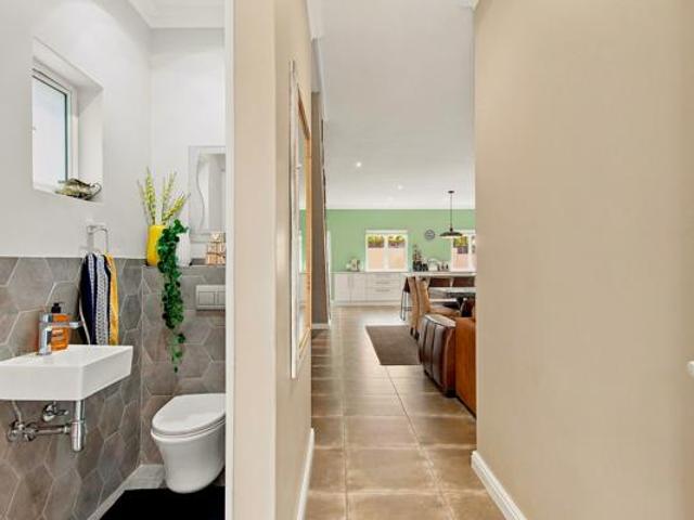 4 Bedroom House in Jamestown