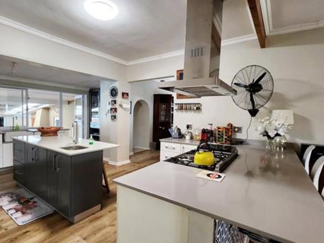 4 Bedroom House in Jansendal