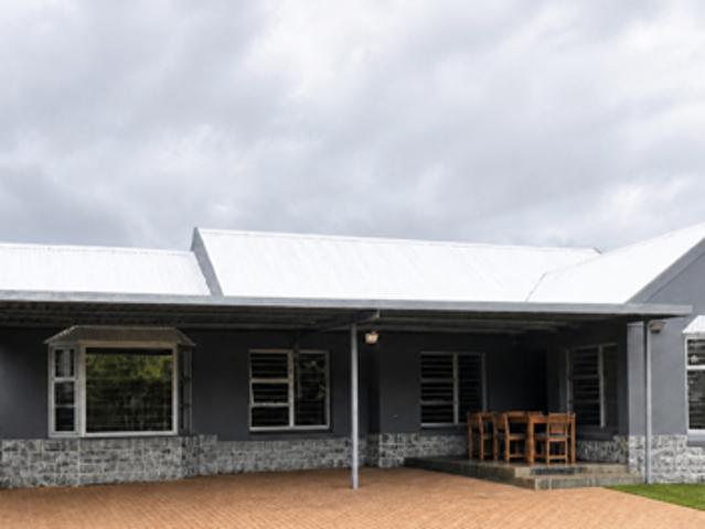 4 Bedroom House in Jeffreys Bay Central