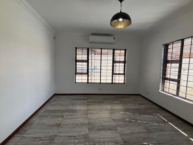 4 Bedroom House in Jeffreys Bay Central
