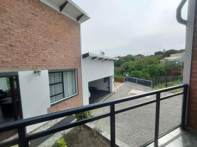 4 Bedroom House in Jeffreys Bay Central
