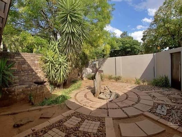 4 Bedroom House in Jim Fouche Park