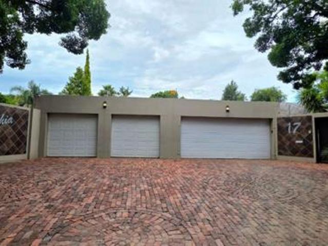 4 Bedroom House in Jim Fouche Park