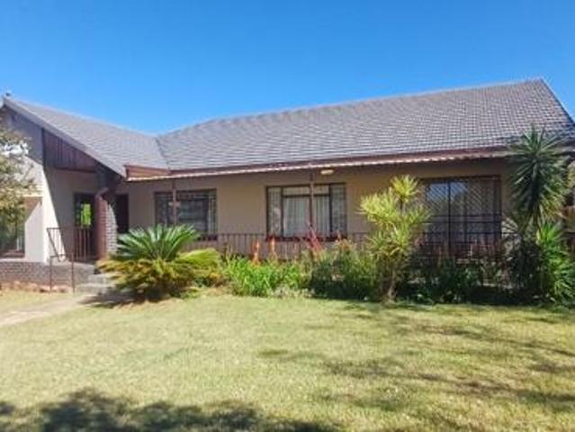 4 Bedroom House in Jinnah Park