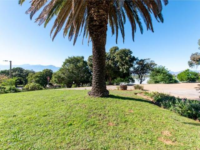 4 Bedroom House in Ongegund Village