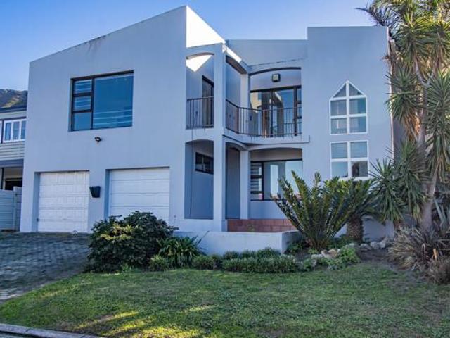 4 Bedroom House in Onrus