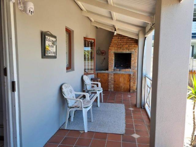4 Bedroom House in Onrus