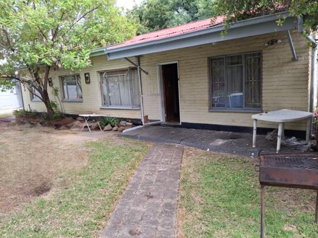 4 Bedroom House in Oos Einde