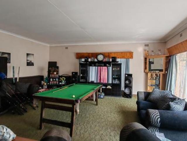 4 Bedroom House in Oos Einde