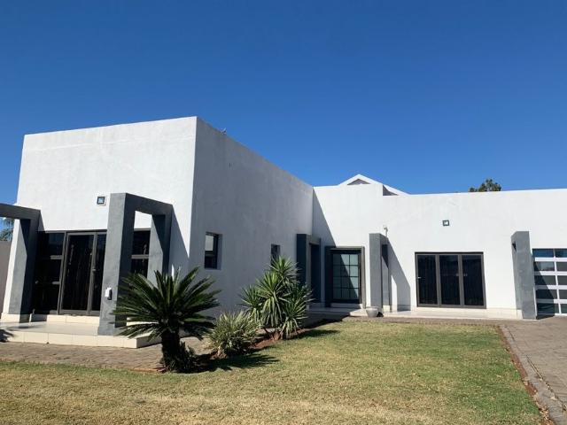 4 Bedroom House in Oos Einde