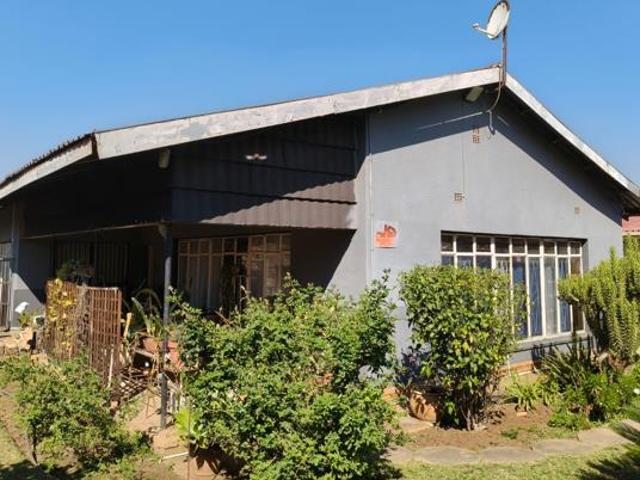 4 Bedroom House in Oos Einde