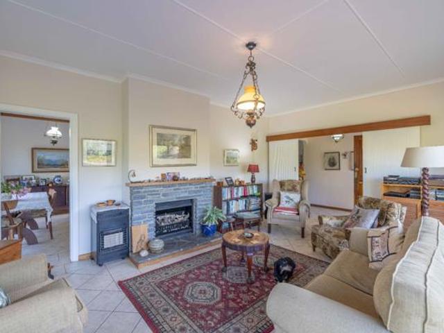4 Bedroom House in Oatlands North
