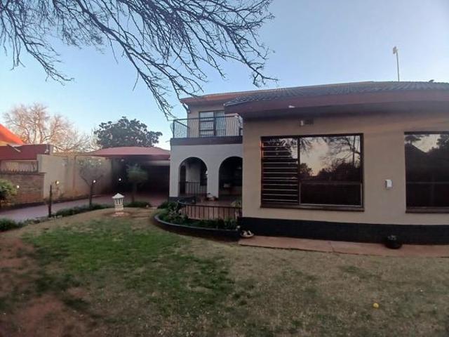 4 Bedroom House in Oberholzer