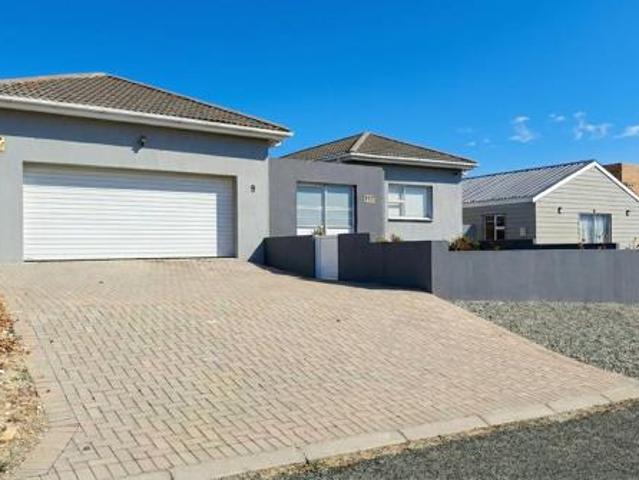4 Bedroom House in Oceanview Heights