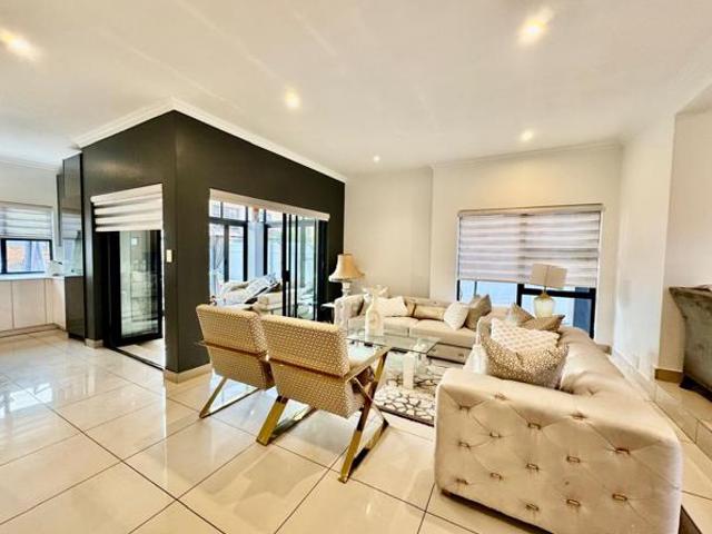4 Bedroom House in Olympus AH