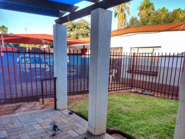 4 Bedroom House in Olifantshoek