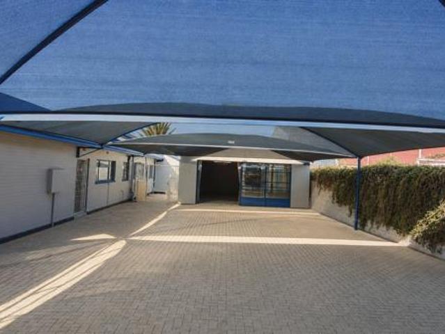 4 Bedroom House in Oranjesig